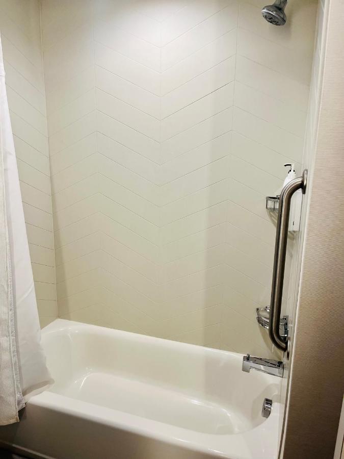 Fairfield Inn & Suites By Marriott Staunton Bagian luar foto