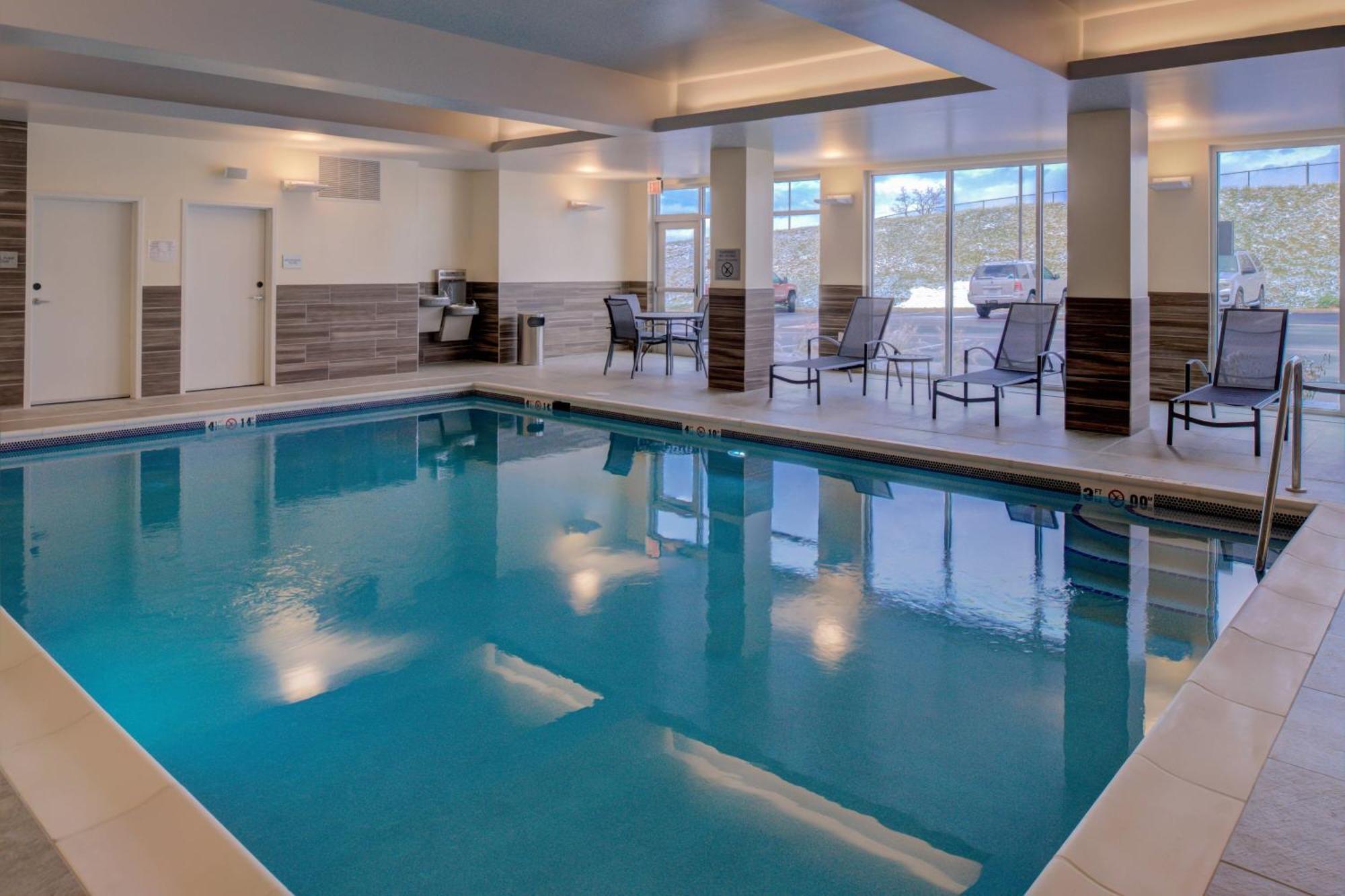 Fairfield Inn & Suites By Marriott Staunton Bagian luar foto